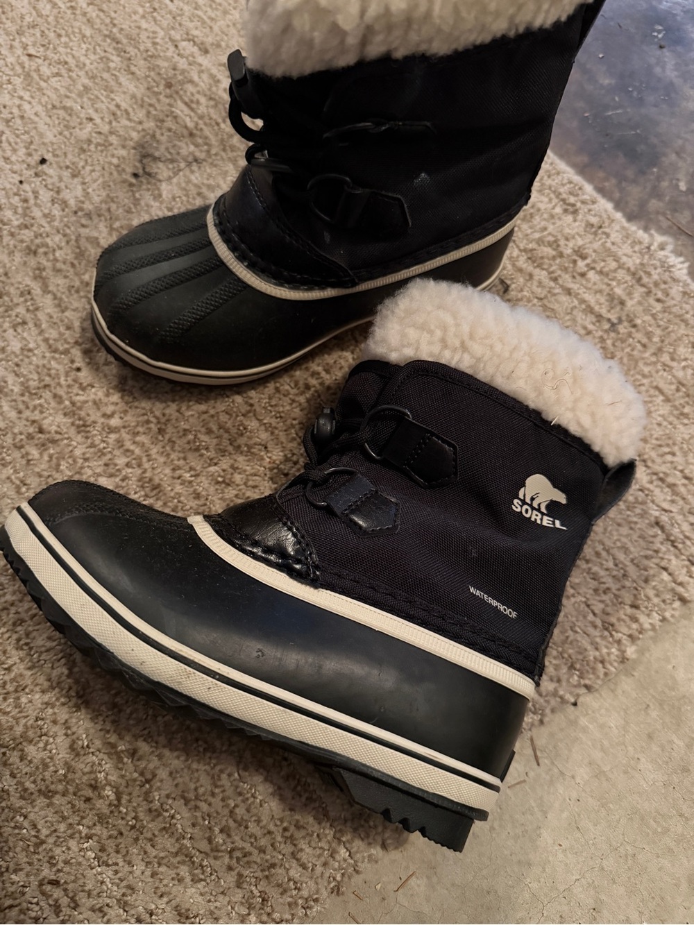 Women's footwear subcategory selection
